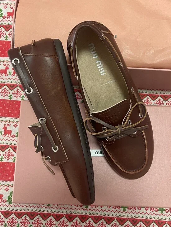 Elegant Miu Miu Brown Leather Women's Boat Shoes - Picture 6 of 9
